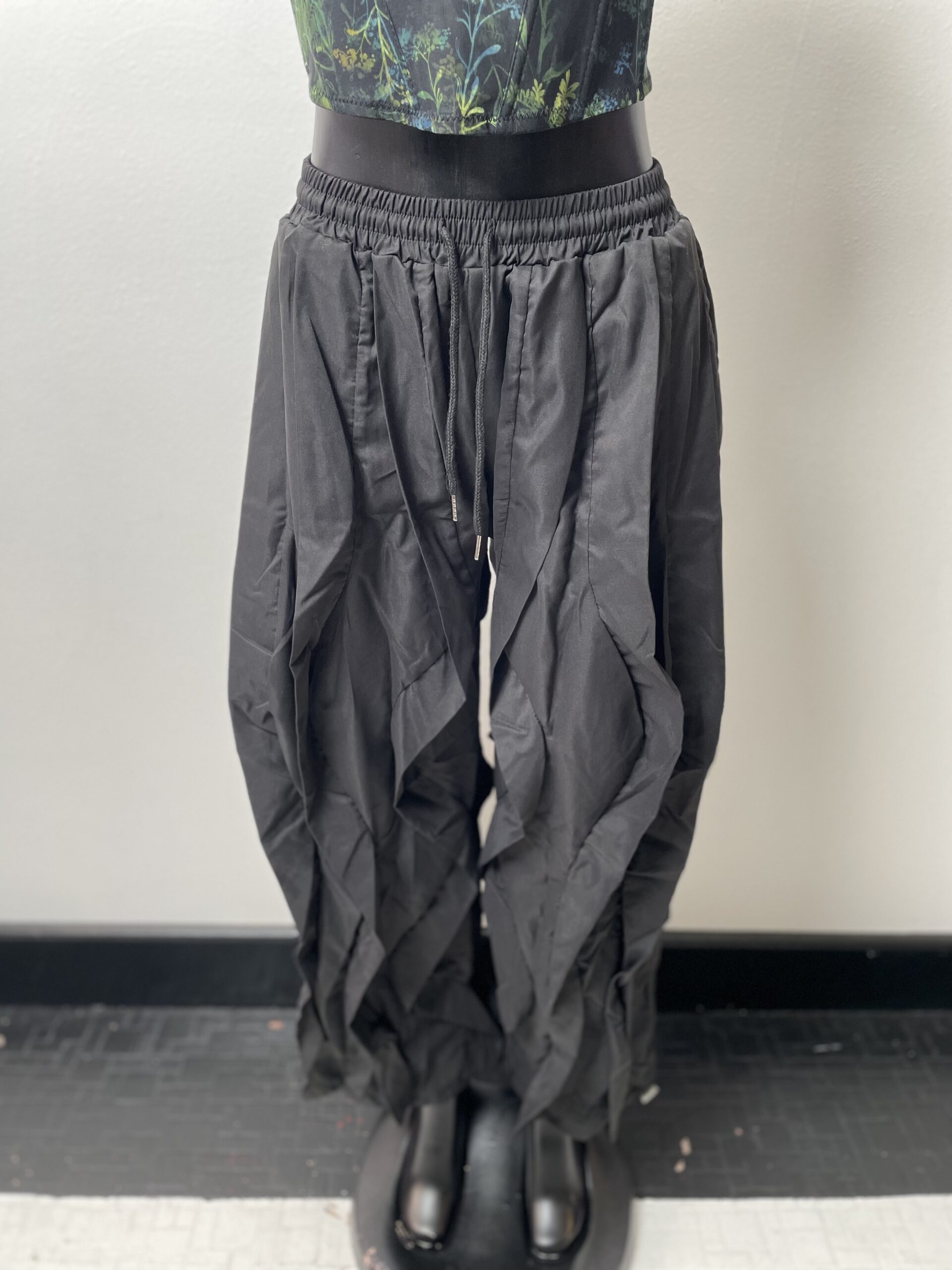 Sculptural Wide-Leg Pants