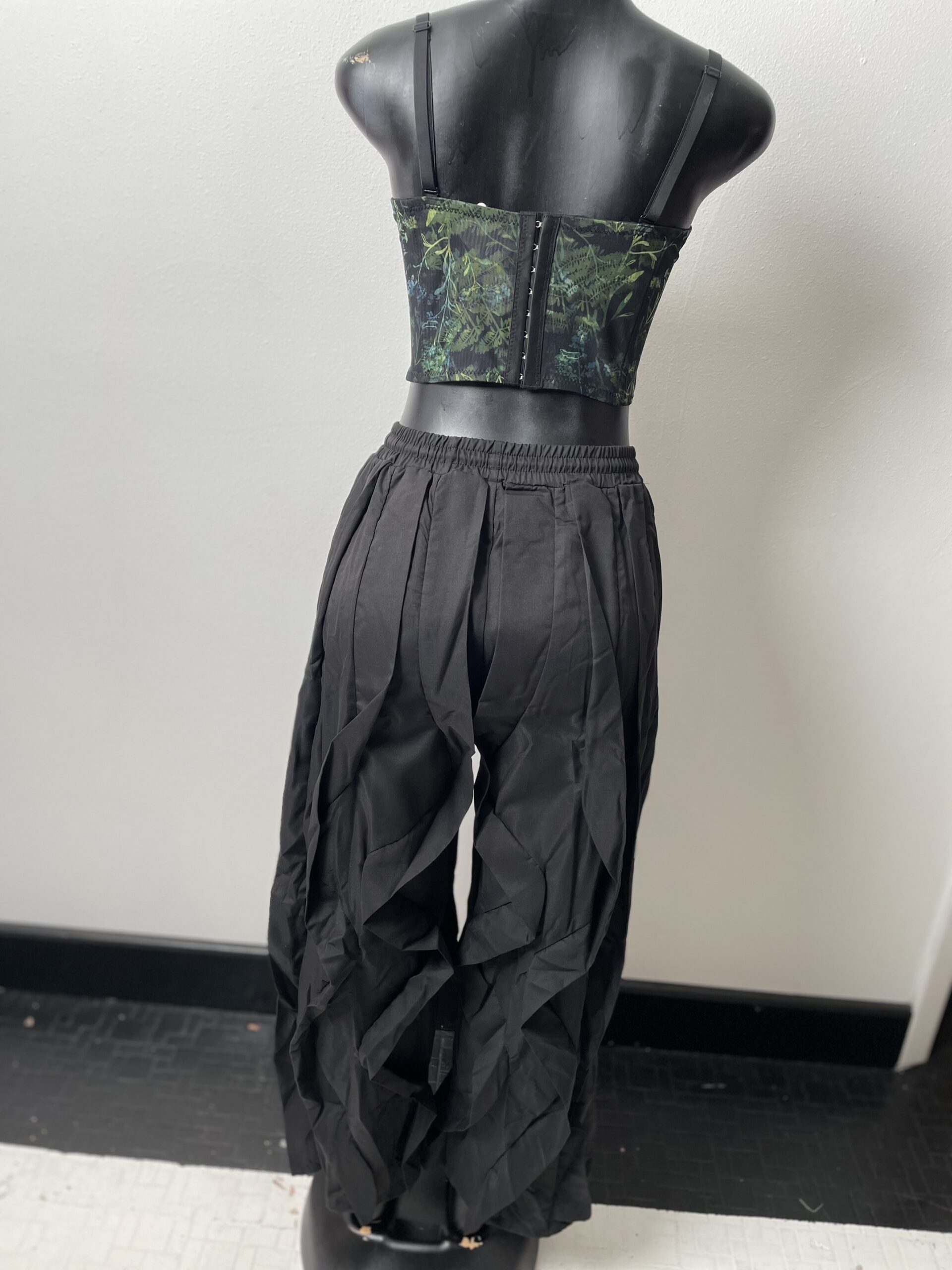 Sculptural Wide-Leg Pants - Image 3